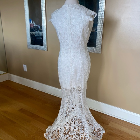 Crochet white gown - Picture 2 of 4